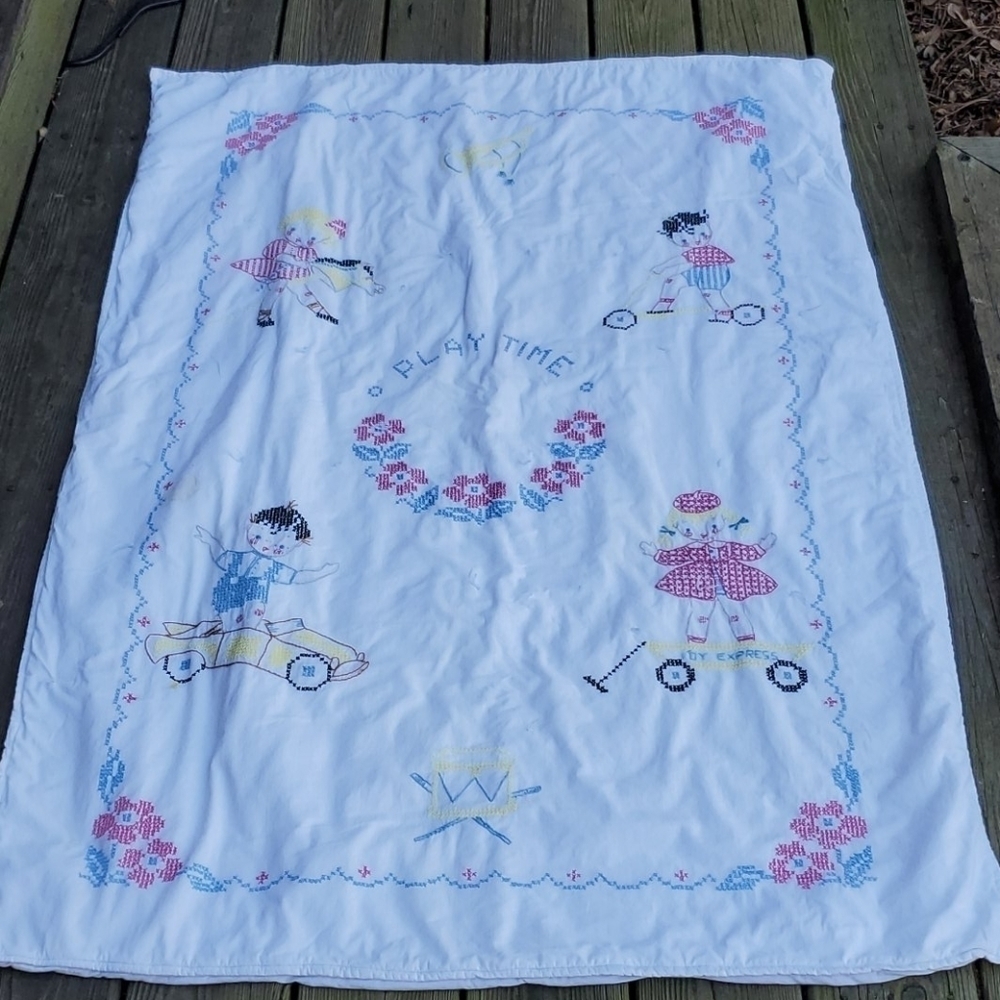 Vintage Handmade Baby Blanket embroidered animals - Picture 2 of 10